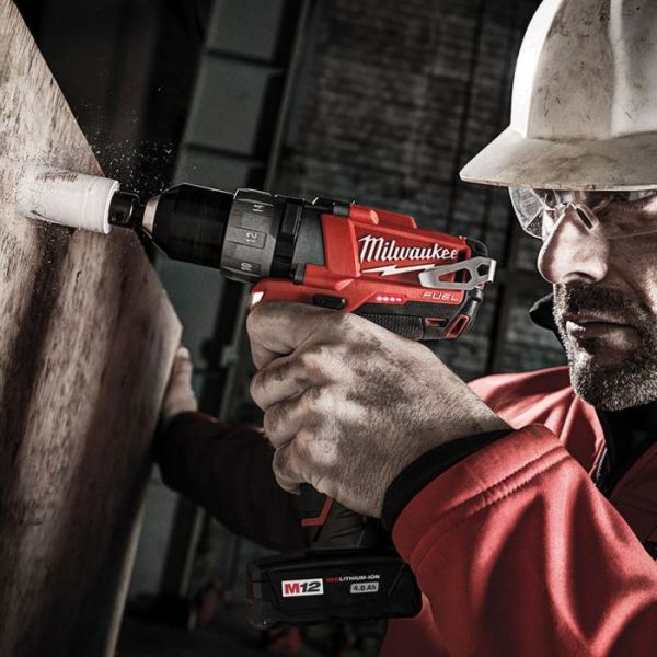 JS12120 Milwaukee M12 CDD Skruvdragare med batteri och laddare